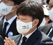 이재명 "국힘, 학살세력 후예"→ 이준석 "尹과 나, 5월 광주에 빚진 것 없다"