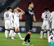 2골 리드 지키지 못한 성남, 수원FC와 2-2 무승부..6경기 연속 무승
