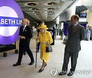 [오늘의 글로벌 오피니언리더] 英여왕, 연일 공개 행보로 건재 과시