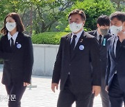 민주당 지도부, 5.18 기념석 참석..여권 총출동 '환영' 속 "김진태 사퇴" 요구