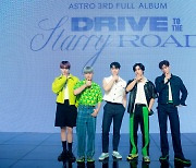 [CELEB] Boy band ASTRO leads fans down a 'starry road'