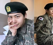 '박보검 닮은꼴' 민서공이, 미필자인데 군복 셀카.."해군 가고 파"