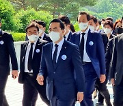 '5.18' 광주에 총집결 민주당..선거운동 D-1 지지층 결속