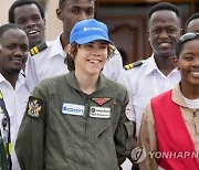 Kenya Teenage Pilot