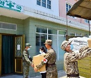 약국에 의약품 공급하는 북한 군인.. '특별명령' 이행
