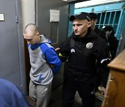 우크라이나 '전범 재판' 피고인 러 병사 "민간인 살해 인정"