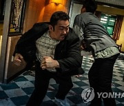 '범죄도시2' 개봉 첫날 46만명..'백두산' 넘었다