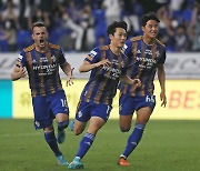 Ulsan beat Jeju to extend lead at top of K League