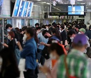 서울 대중교통 이용 '일상회복'.. 市, 야간 수송력 추가 계획