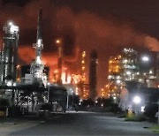 [영상] 울산 에쓰오일 공장 '대형 폭발·화재'..부상자 8명으로 늘어