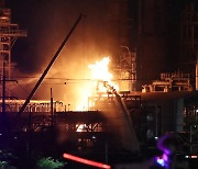 [속보] 울산 에쓰오일 공장에서 폭발 화재 사고..8명 중경상