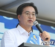 선거유세차량 오른 김동연 후보