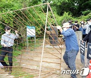 감옥에서 벗어나는 제주4·3 주범 추도비