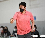 [JB포토] 작전 지시하는 동국대 이호근 감독