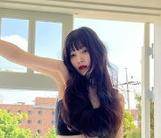 '크러쉬♥' 레드벨벳 조이, 민소매 입고 겨드랑이 활짝 오픈