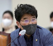 '정치인 성범죄' 감싸는 팬덤정치 [쓴소리 곧은 소리]
