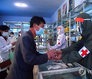 의약품 공급에 파견된 북한 군인들