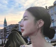 '신혼' 김윤지, 이탈리아 밝히는 미모 "남편과 휴가" [N샷]