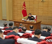 코로나19 방역 '성공' 과시한 북한.."전파 상황 억제, 안정적"