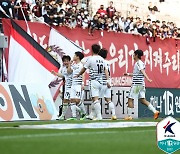 최하위 성남, 수적 열세에도 서울 1-0 제압..7경기 만에 승리