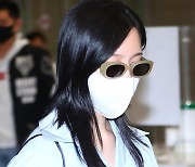 [포토] 트와이스 미나 '공항패션의 완성은 선글라스'