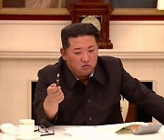 [속보] 북한 "어제 신규 발열자 약 22만명..1명 사망"