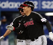LG 김현수, 8시즌 연속 두 자릿수 홈런 · 1,200타점 동시 달성