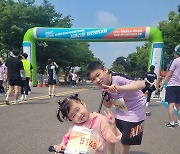 코로나 이후 서울 첫 일반인 마라톤대회..팔순 노인도 두 살 아이도 함께 뛰었다