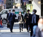 일본 정부 "실내서 대화없고 간격 2m 이상이면 마스크 불필요"