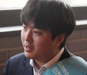 인터뷰하는 기본소득당 김한별 인천시장 후보