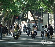 외출의 자유 되찾은 상하이 시민들