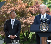 조 바이든 美 대통령 만난 정의선 현대차 회장 "50억달러 추가 투자"