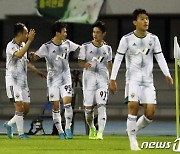 전북, 상대 자책골로 수원FC 1-0 제압..원정 6연승, 2위 도약(종합)