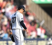 [포토] 김강률, 9회 역전 홈런 허용