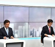 '황금시간대' 쏙 피해 토론방송 편성..유권자들 보라는 건지