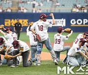 나인아이 '위니 '제가 시구했어요' [MK포토]