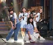 'SNL2' 송가인 4인조 걸그룹 데뷔? 트로트 버전 '상상 더하기' 열창