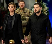 우크라 대통령 부인 "두달 반 동안 남편 얼굴 못 봤다"
