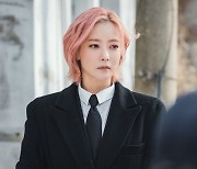[스브수다] 핑크머리 김희선, 데뷔 30년차의 멈추지 않는 도전