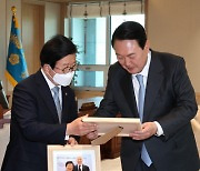 김상희 부의장 "젠더 갈등 유감스럽게 생각", 윤 대통령 "공직 인사서 여성에 과감한 기회"