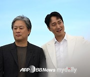 '헤어질 결심' 박해일 "박찬욱 감독과 작업, 아직도 믿기지 않아" 감격 [여기는 칸]