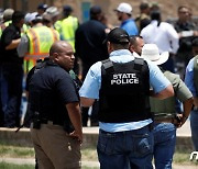 총기사건 발생 텍사스 초교에 경찰 출동