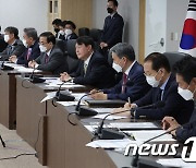 대통령주재 첫 NSC ..'北미사일 논의'