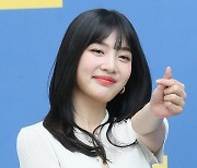 [포토] 레드벨벳 조이, '하트 한개 더'