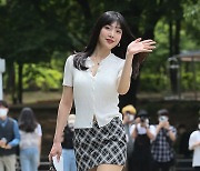 [포토] 레드벨벳 조이, '거리에서 빛나는 미모'