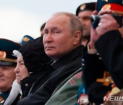 푸틴, 우크라 장악 지역 러 국적 취득 간소화