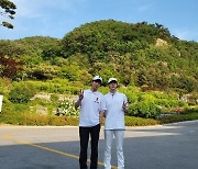 이상엽-BTS 진, 커플 신발 신고 골프장 데이트.."의외의 친분"