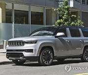 Behind The Wheel Jeep Grand Wagoneer vs Cadillac Escalade