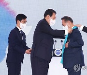 금탑산업훈장 받는 신우콘크리트 산업 김동우 대표이사