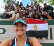 프랑스오픈에서 승리한 최초의 이집트 여성, 마야르 샤리프